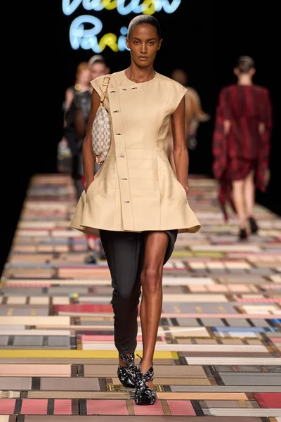 Look 44